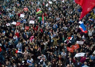 Entre 3000 et 4000 personnes place du Capitole pour célébrer Hollande