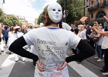 La colère noire des blouses blanches