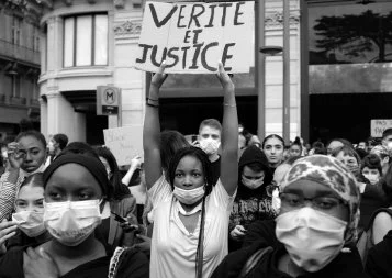 Plusieurs milliers de personnes à Toulouse pour dénoncer les violences policières