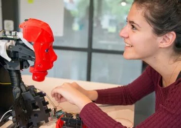 Pourquoi Expleo invite-t-elle les femmes à la rejoindre ?