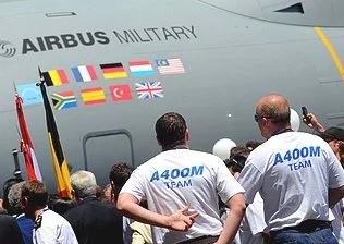 L'A400M clôture son financement, et atterrit sur Toulouse ce mardi