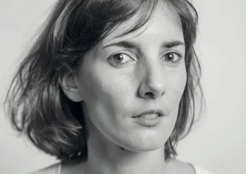 Clara Arnaud, à l'abri des vents fous 