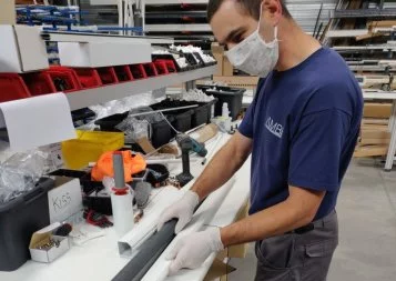 Gaillac. Spécialiste des moustiquaires, AMB France se lance à son tour dans les écrans de protection