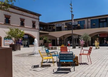 Quinze ans après, Nailloux Outlet Village veut continuer à séduire