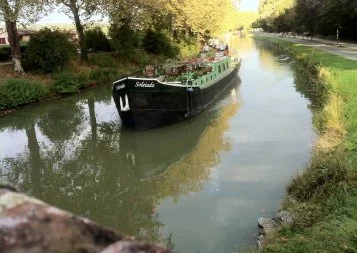 A bord de Soleiado, suivre l'été indien au fil de l'eau