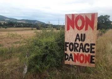 Tarn. Un forage d'étude mené par Danone pour son usine de la Salvetat fait débat