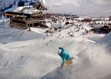 Pyrénées. Après le ski, N'Py se met au lit