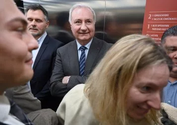 Jean-Luc Moudenc soigne son image à Médipôle Garonne 