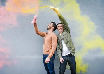 Toulouse. Les poudres colorées d'Holi France suspendues dans l'air