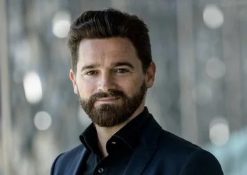 Une centrale photovoltaïque recherche de l'énergie auprès d'investisseurs privés