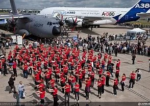 Les salariés d'Airbus créé un buzz chorégraphique au Bourget